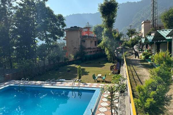 Shivpuri Luxury Camp with Pool